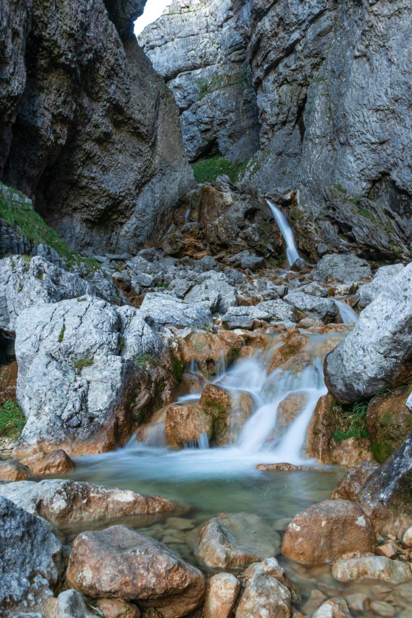 Central Malham Wellbeing Escape With Hot Tub Sleeps 8 Exteriér fotografie